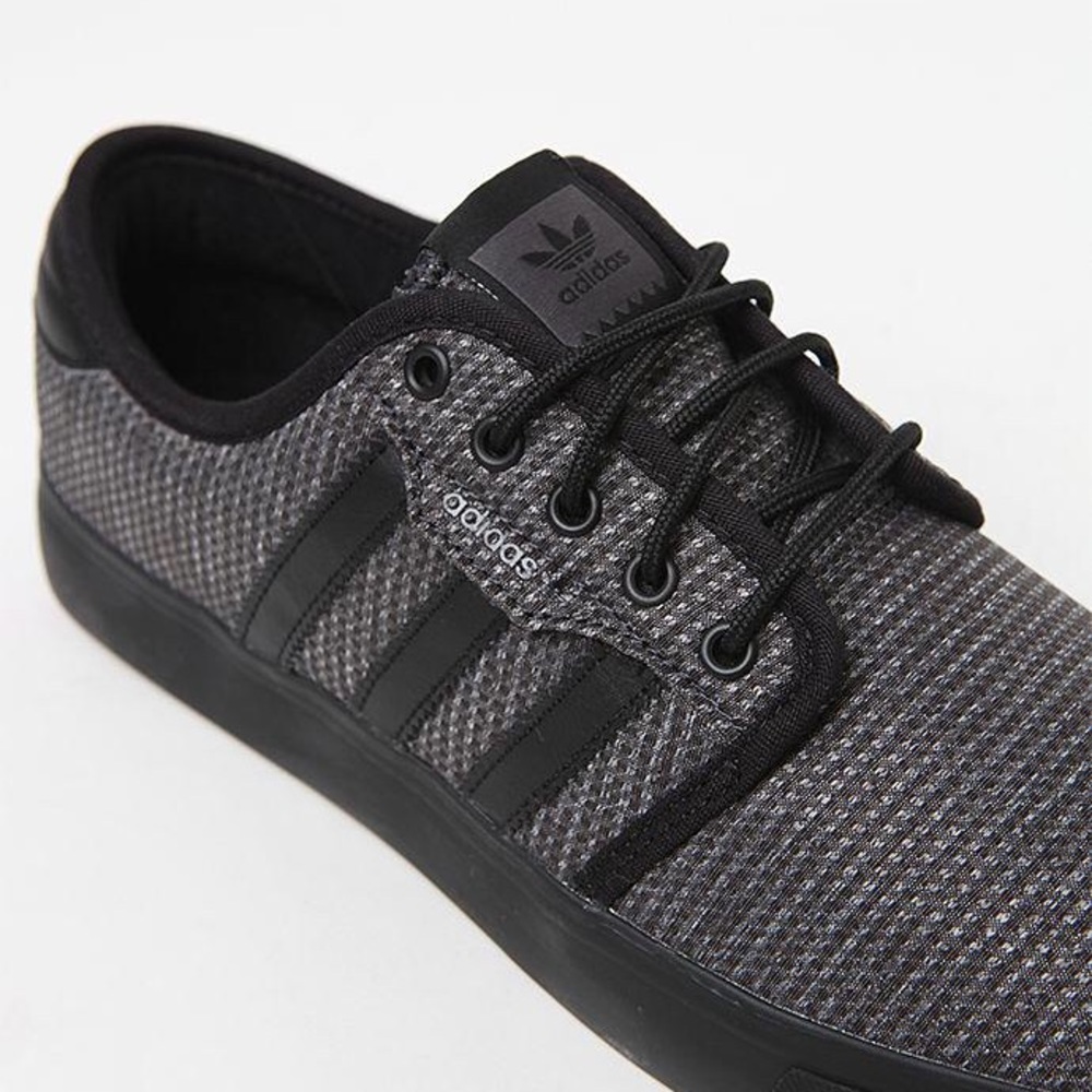 Adidas Seeley Black Gray D68865
